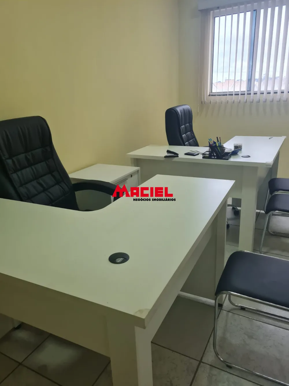 Alugar Comercial / Sala em S&atilde;o Jos&eacute; dos Campos R$ 1.200,00 - Foto 2