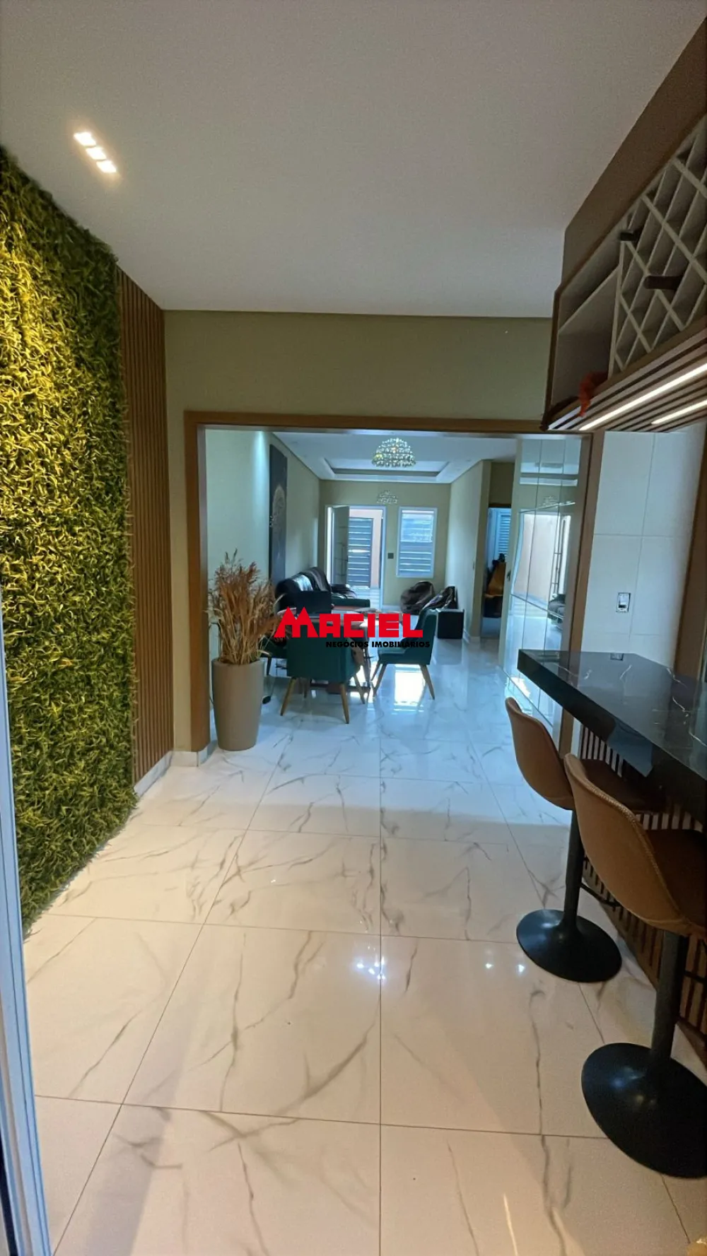Comprar Casa / Padr&atilde;o em Ca&ccedil;apava R$ 550.000,00 - Foto 4