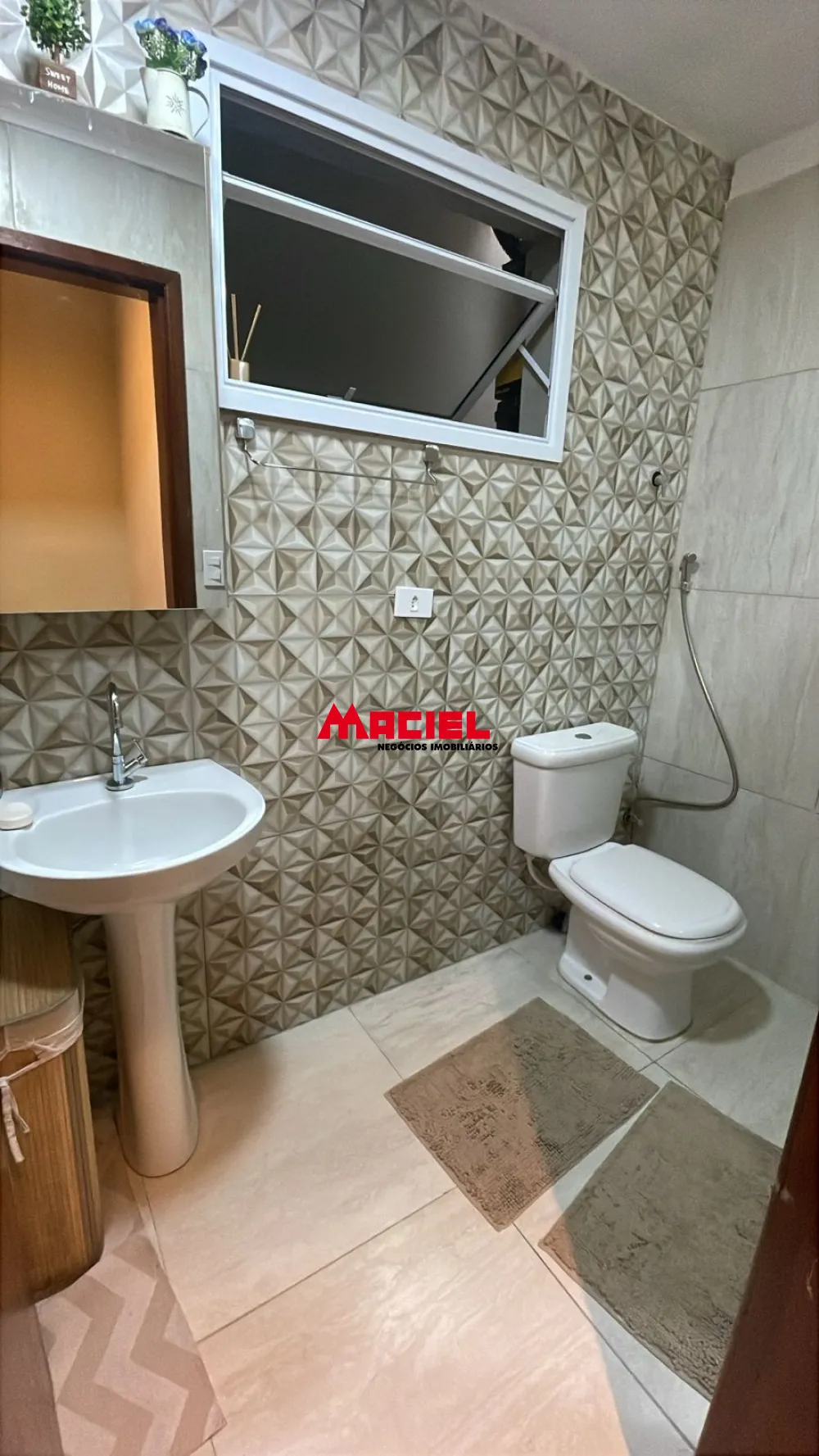 Comprar Casa / Padr&atilde;o em Ca&ccedil;apava R$ 550.000,00 - Foto 19
