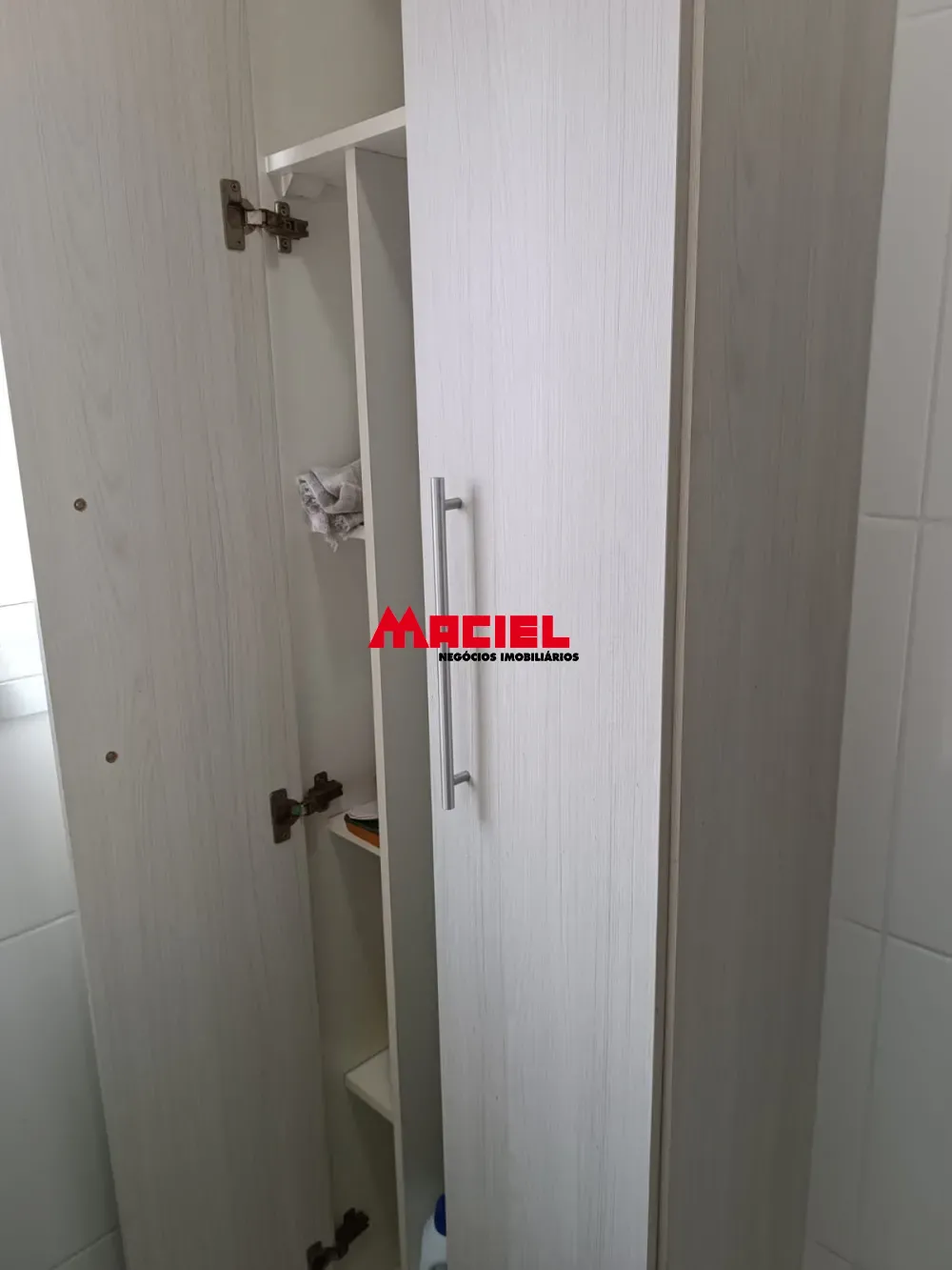Alugar Apartamento / Padr&atilde;o em S&atilde;o Jos&eacute; dos Campos R$ 2.100,00 - Foto 4