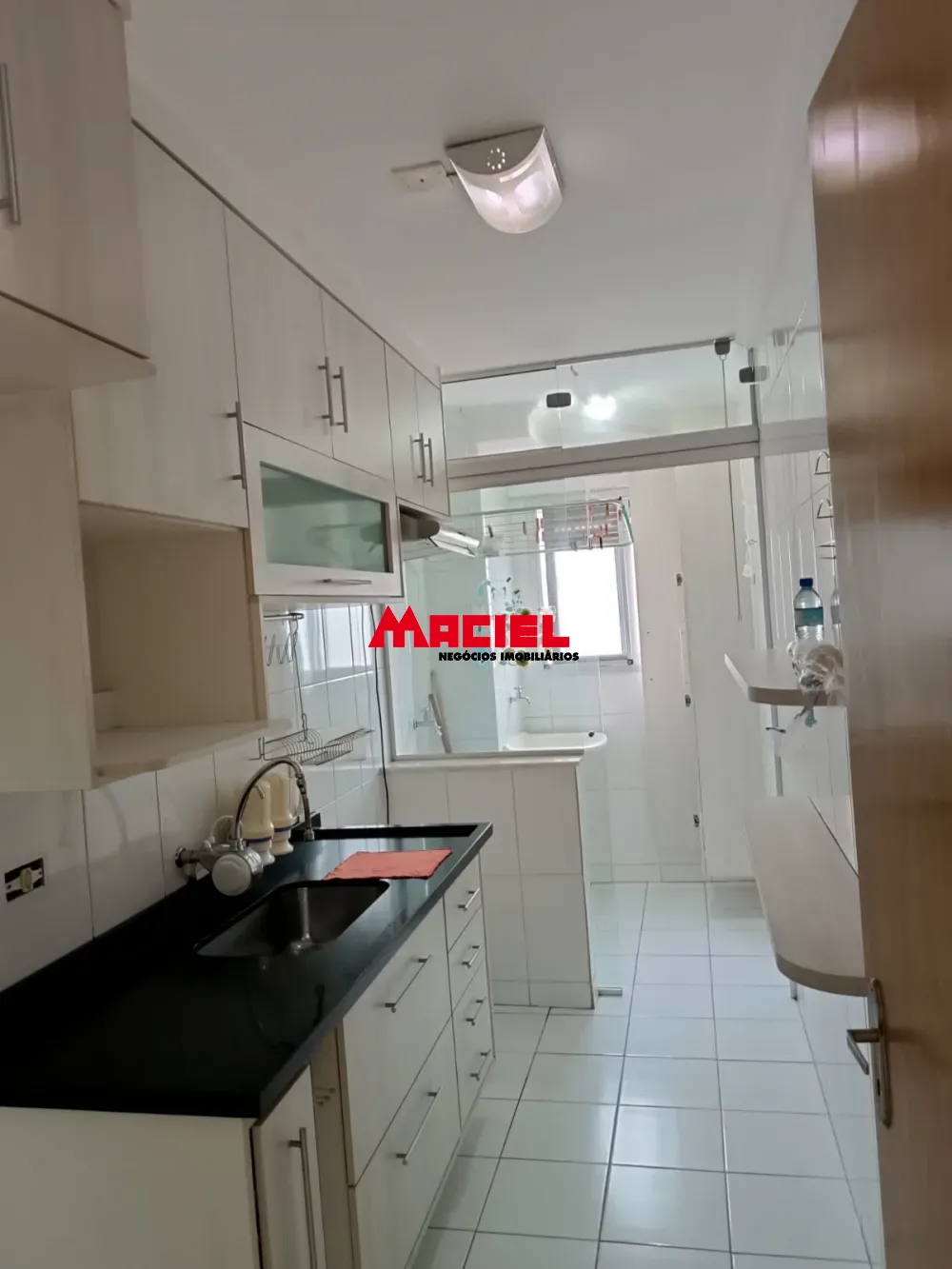 Alugar Apartamento / Padr&atilde;o em S&atilde;o Jos&eacute; dos Campos R$ 2.100,00 - Foto 6