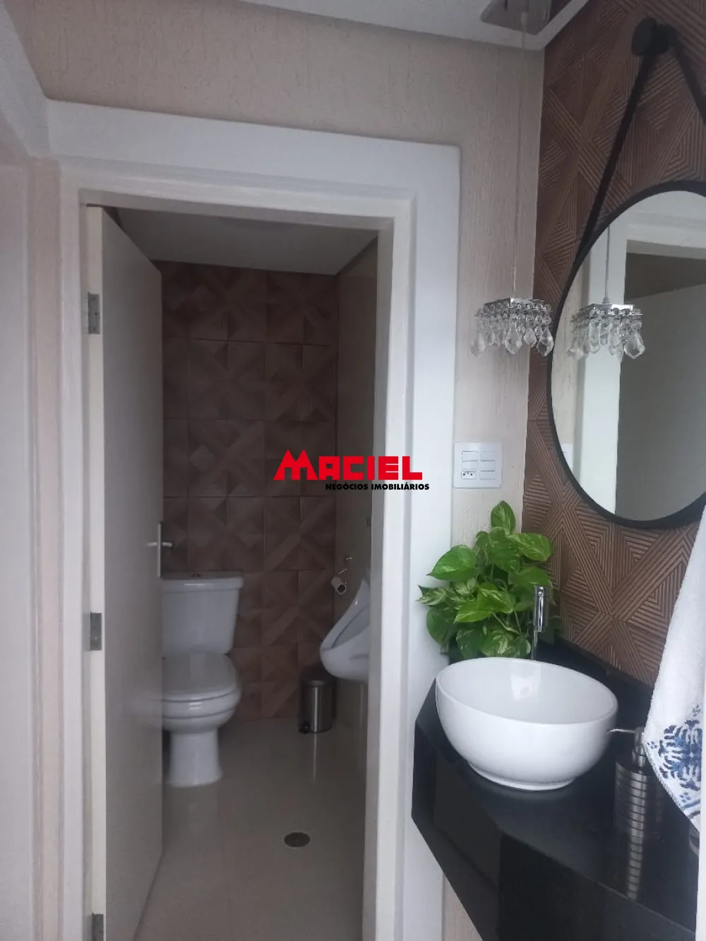 Comprar Casa / Sobrado em S&atilde;o Jos&eacute; dos Campos R$ 1.200.000,00 - Foto 3