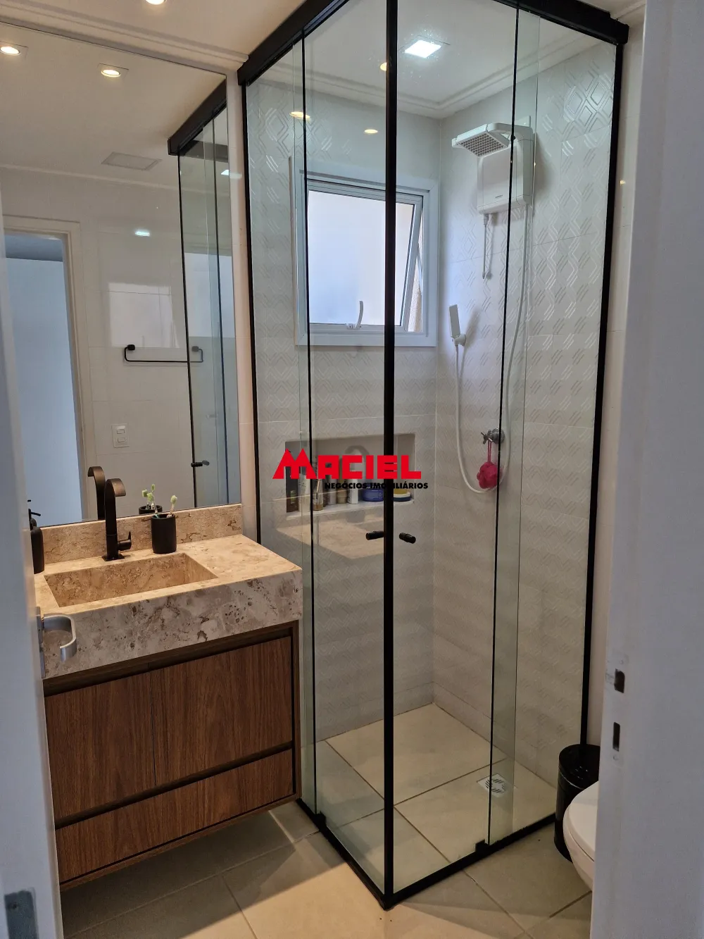 Comprar Apartamento / Padr&atilde;o em Caraguatatuba R$ 1.160.000,00 - Foto 15