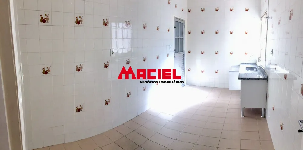 Comprar Casa / Padr&atilde;o em Guaratinguet&aacute; R$ 550.000,00 - Foto 3