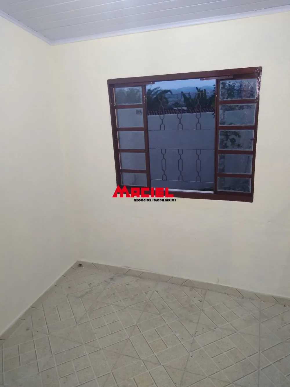 Alugar Casa / Padr&atilde;o em S&atilde;o Jos&eacute; dos Campos R$ 1.450,00 - Foto 3