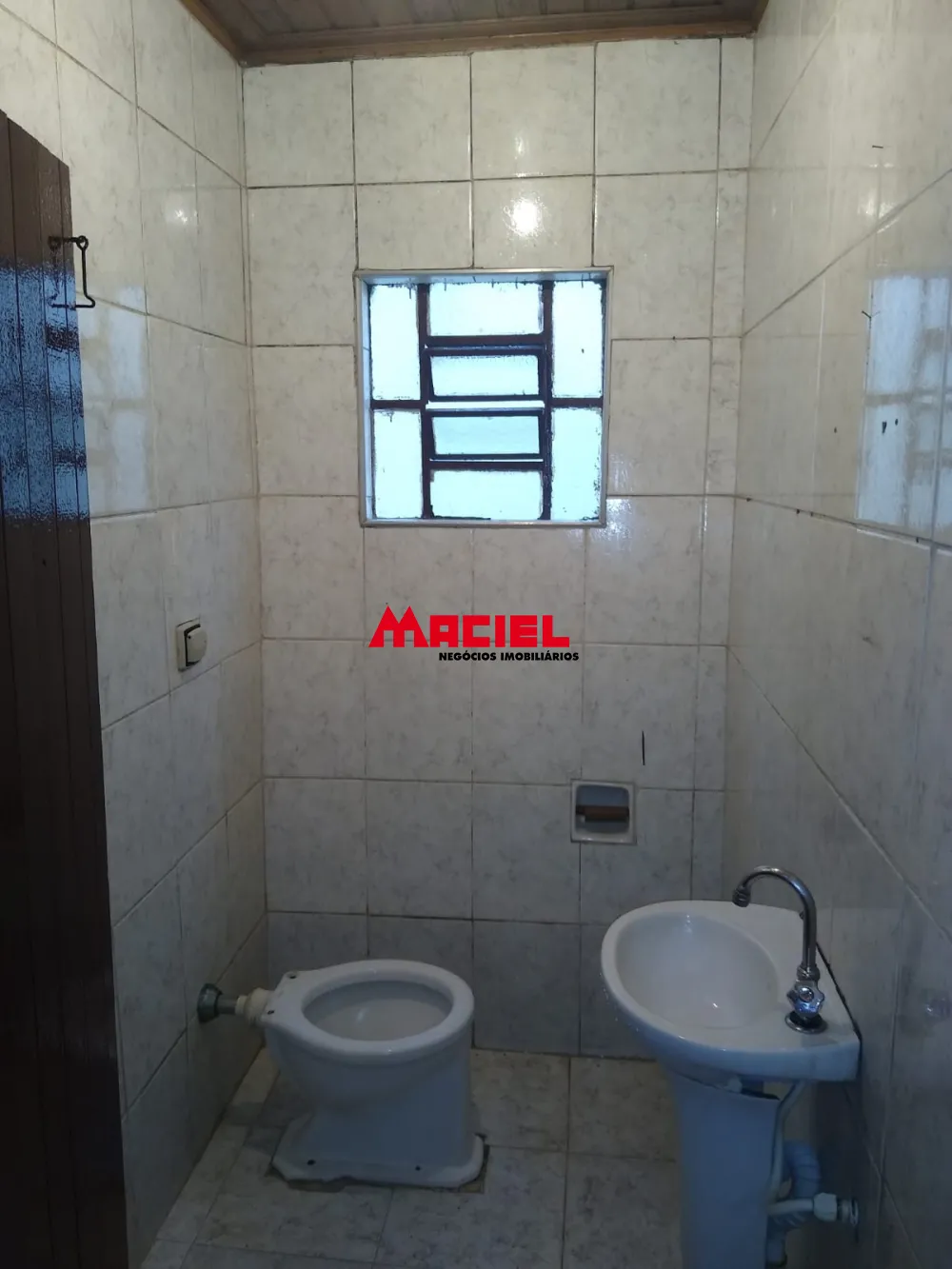 Alugar Casa / Padr&atilde;o em S&atilde;o Jos&eacute; dos Campos R$ 1.450,00 - Foto 9