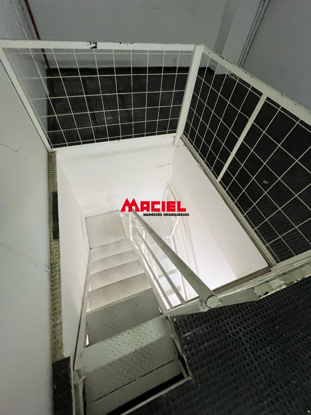 Alugar Comercial / Ponto Comercial em S&atilde;o Jos&eacute; dos Campos R$ 4.000,00 - Foto 6