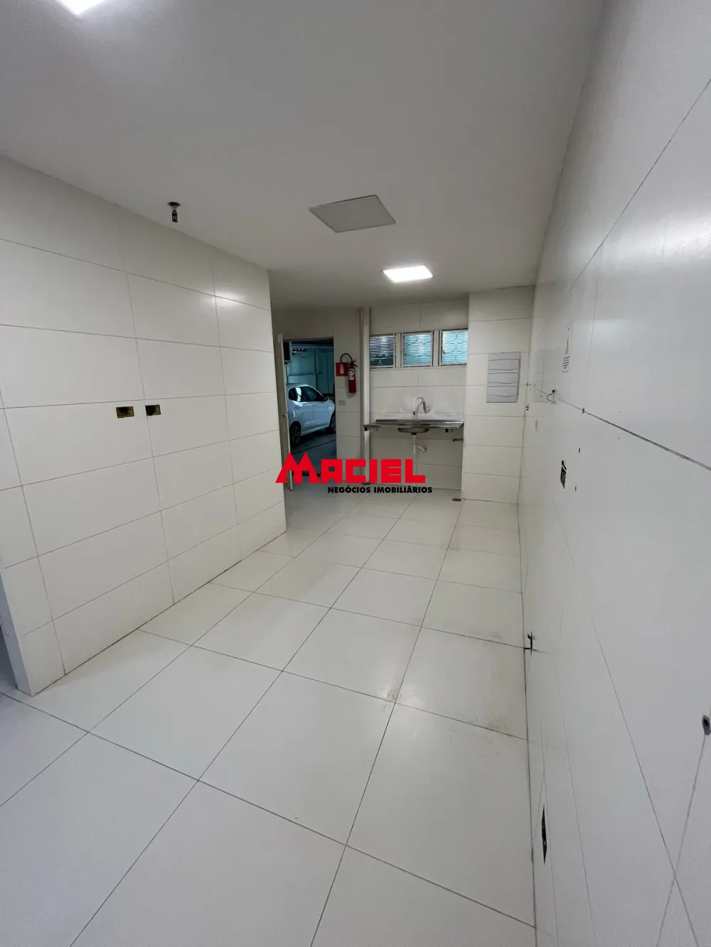 Alugar Comercial / Ponto Comercial em S&atilde;o Jos&eacute; dos Campos R$ 4.000,00 - Foto 7