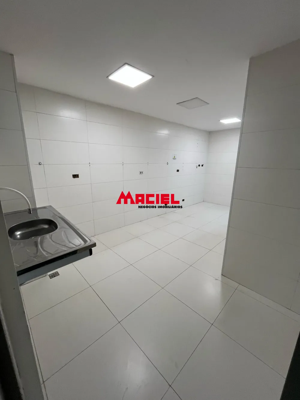 Alugar Comercial / Ponto Comercial em S&atilde;o Jos&eacute; dos Campos R$ 4.000,00 - Foto 19