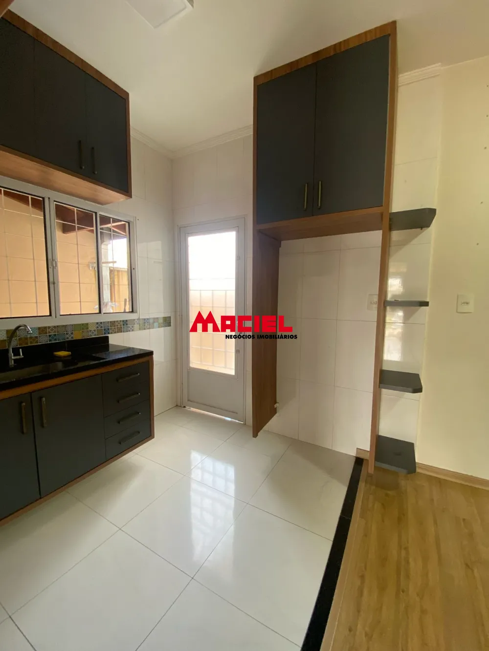 Alugar Casa / Padr&atilde;o em S&atilde;o Jos&eacute; dos Campos R$ 6.000,00 - Foto 3