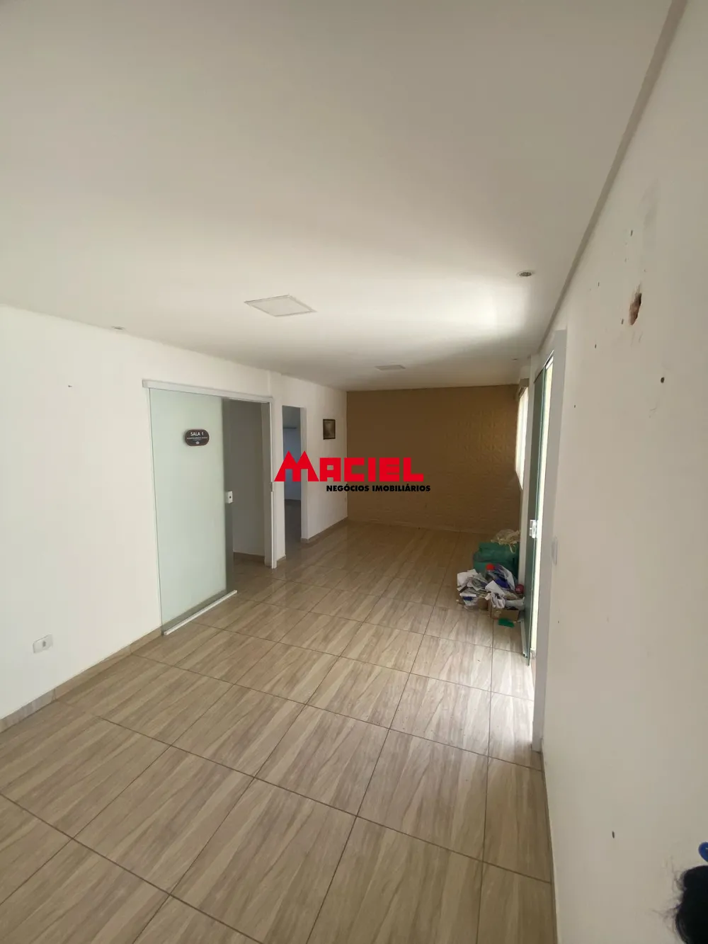 Alugar Comercial / Ponto Comercial em S&atilde;o Jos&eacute; dos Campos R$ 5.500,00 - Foto 1