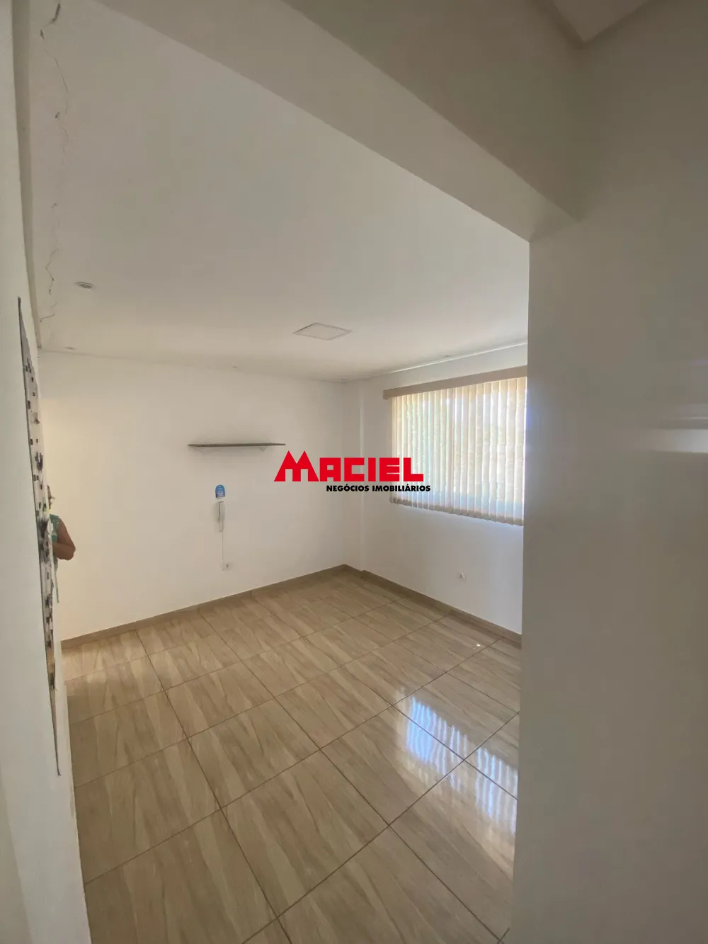 Alugar Comercial / Ponto Comercial em S&atilde;o Jos&eacute; dos Campos R$ 5.500,00 - Foto 2