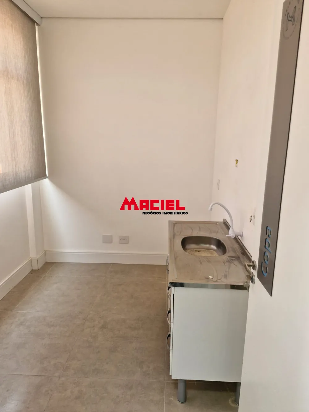 Alugar Comercial / Sala em S&atilde;o Jos&eacute; dos Campos R$ 3.500,00 - Foto 8