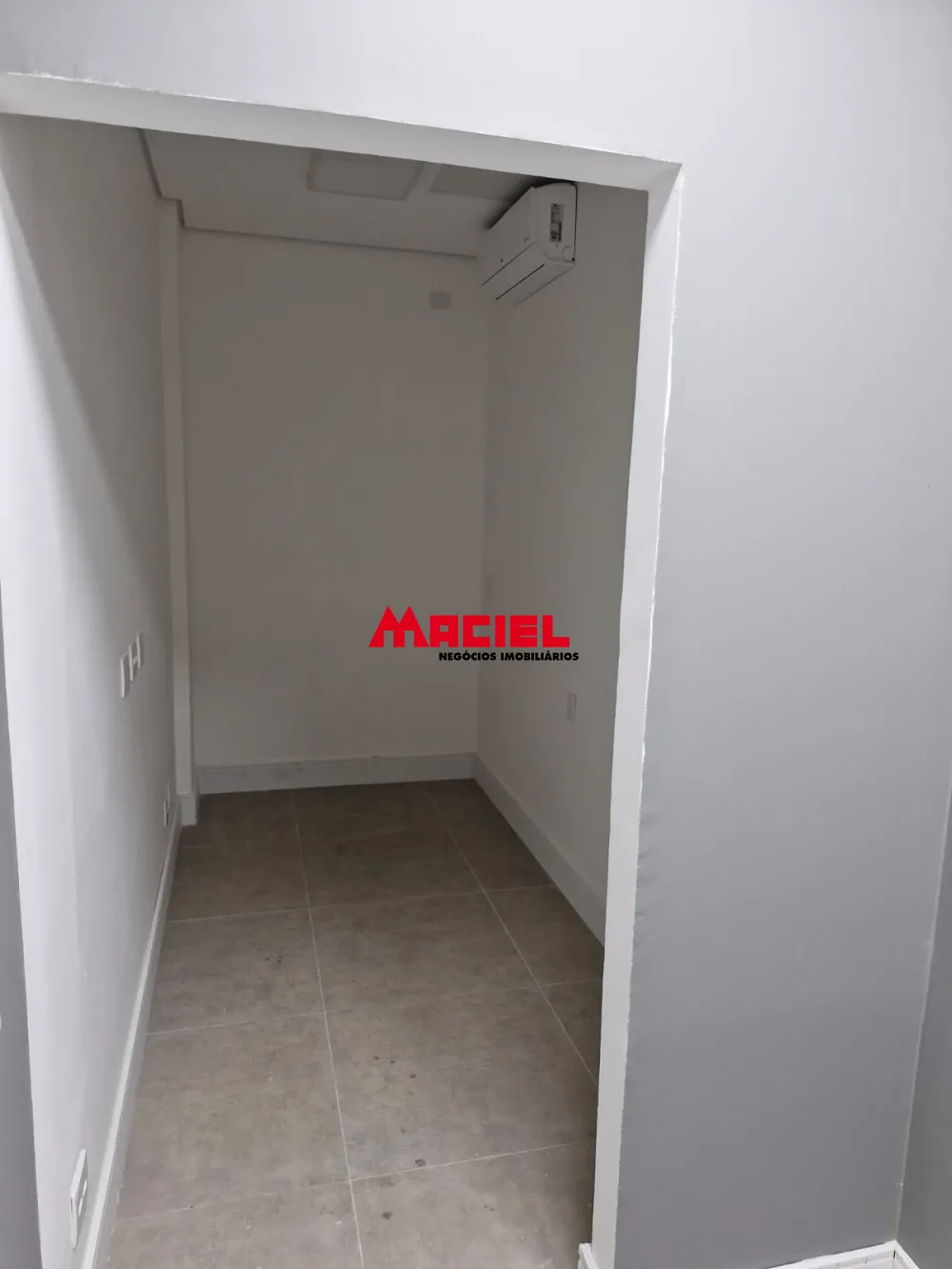 Alugar Comercial / Sala em S&atilde;o Jos&eacute; dos Campos R$ 3.100,00 - Foto 4