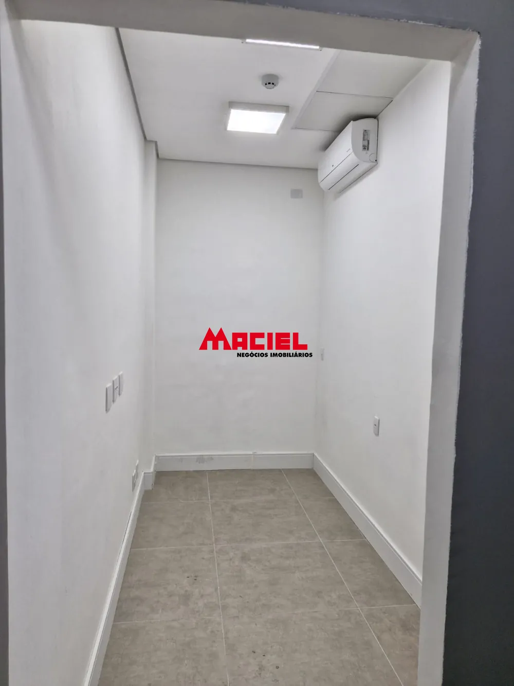 Alugar Comercial / Sala em S&atilde;o Jos&eacute; dos Campos R$ 3.500,00 - Foto 3