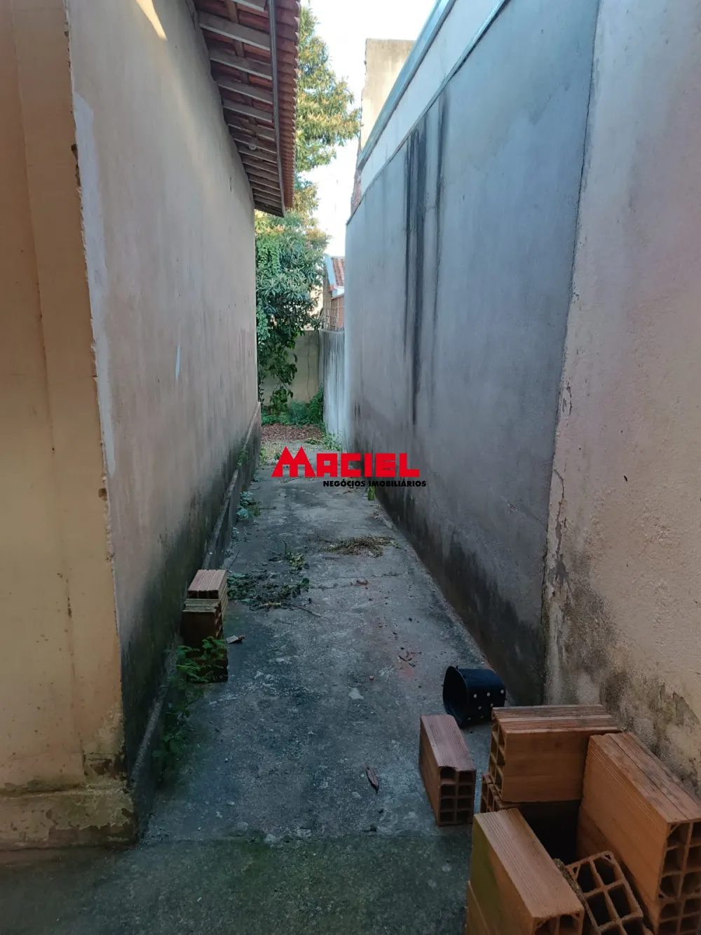 Alugar Casa / Padr&atilde;o em S&atilde;o Jos&eacute; dos Campos R$ 1.600,00 - Foto 3