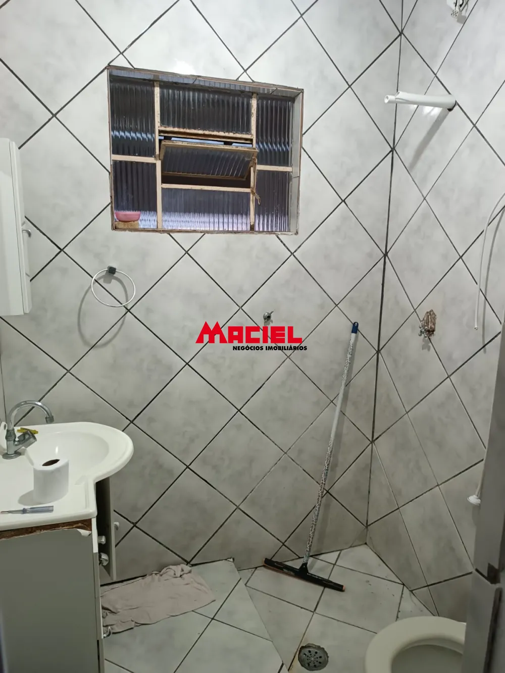 Alugar Casa / Padr&atilde;o em S&atilde;o Jos&eacute; dos Campos R$ 1.600,00 - Foto 6