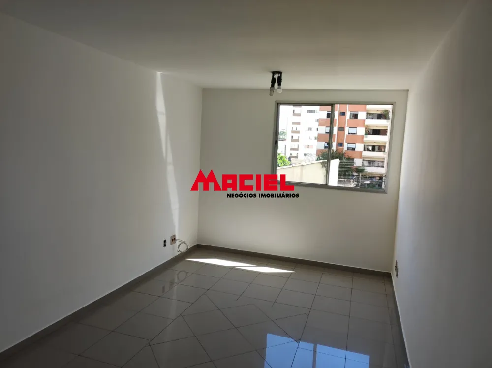 Alugar Apartamento / Padr&atilde;o em S&atilde;o Jos&eacute; dos Campos R$ 2.400,00 - Foto 2