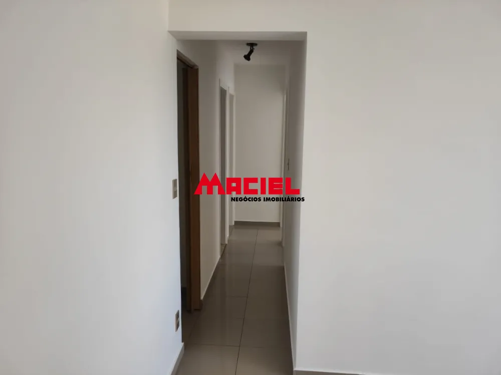 Alugar Apartamento / Padr&atilde;o em S&atilde;o Jos&eacute; dos Campos R$ 2.400,00 - Foto 4