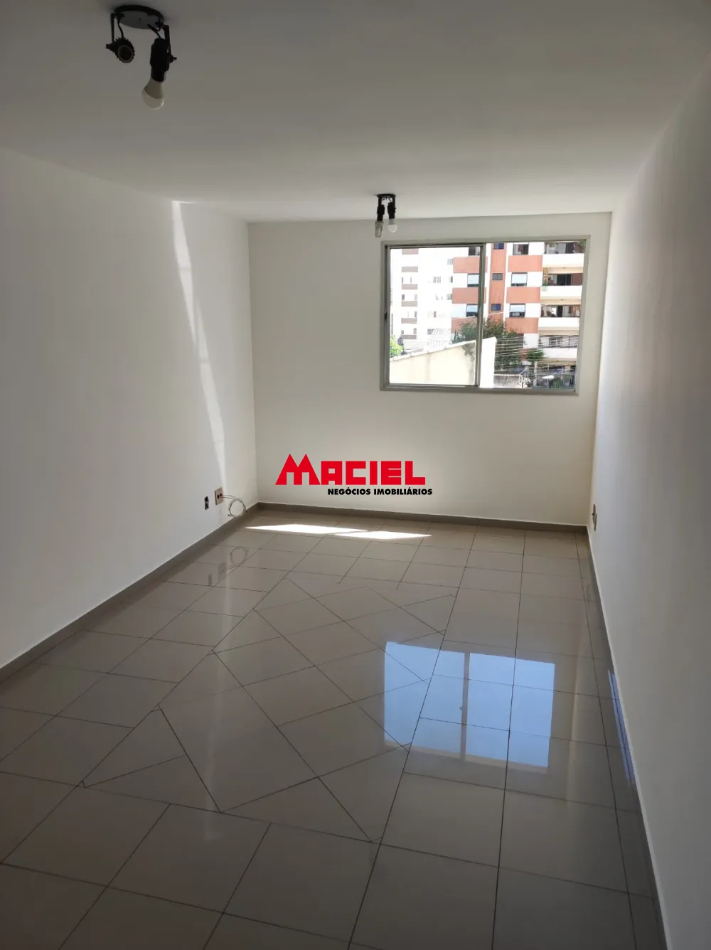 Alugar Apartamento / Padr&atilde;o em S&atilde;o Jos&eacute; dos Campos R$ 2.400,00 - Foto 10