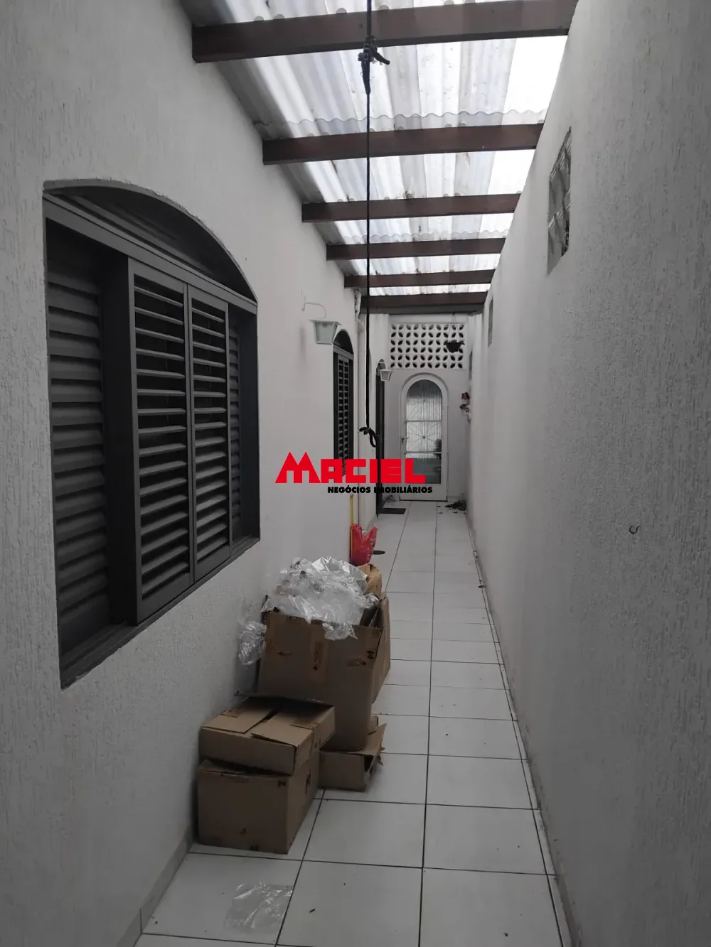 Alugar Casa / Padr&atilde;o em S&atilde;o Jos&eacute; dos Campos R$ 3.300,00 - Foto 2
