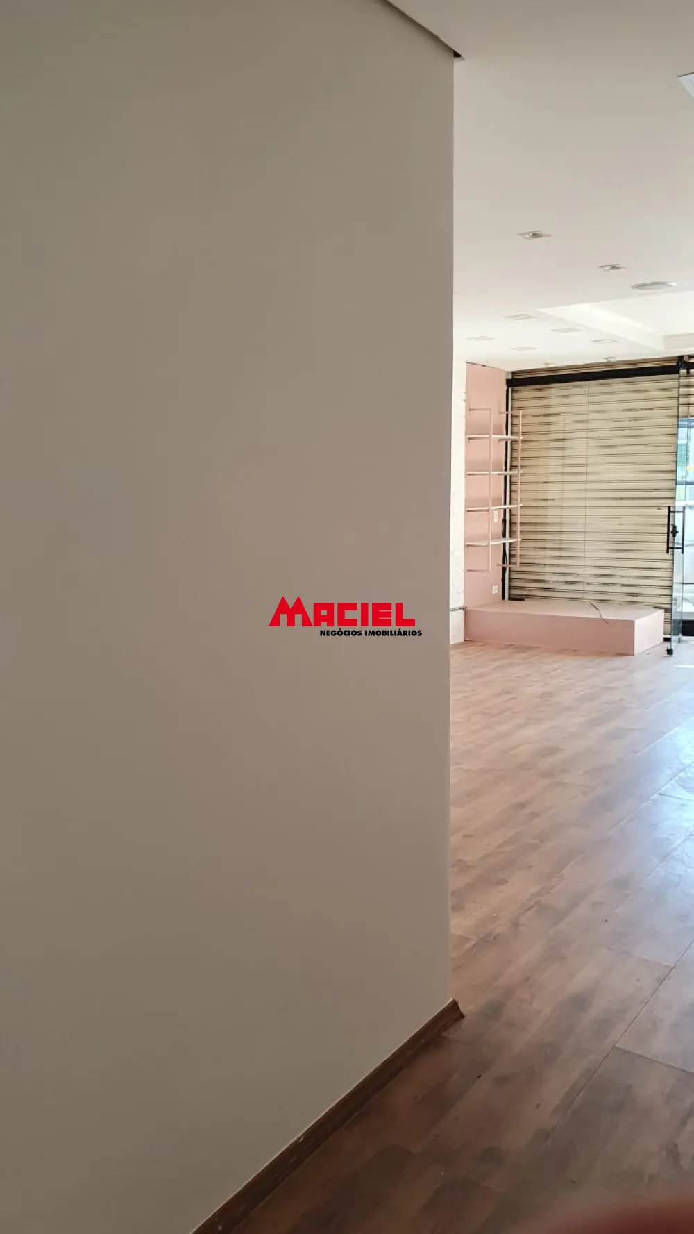 Alugar Comercial / Sal&atilde;o em S&atilde;o Jos&eacute; dos Campos R$ 7.000,00 - Foto 8