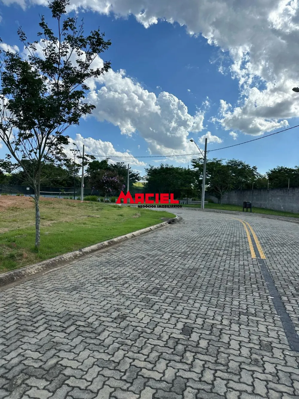 Comprar Terreno / Condom&iacute;nio em Ca&ccedil;apava R$ 425.000,00 - Foto 2
