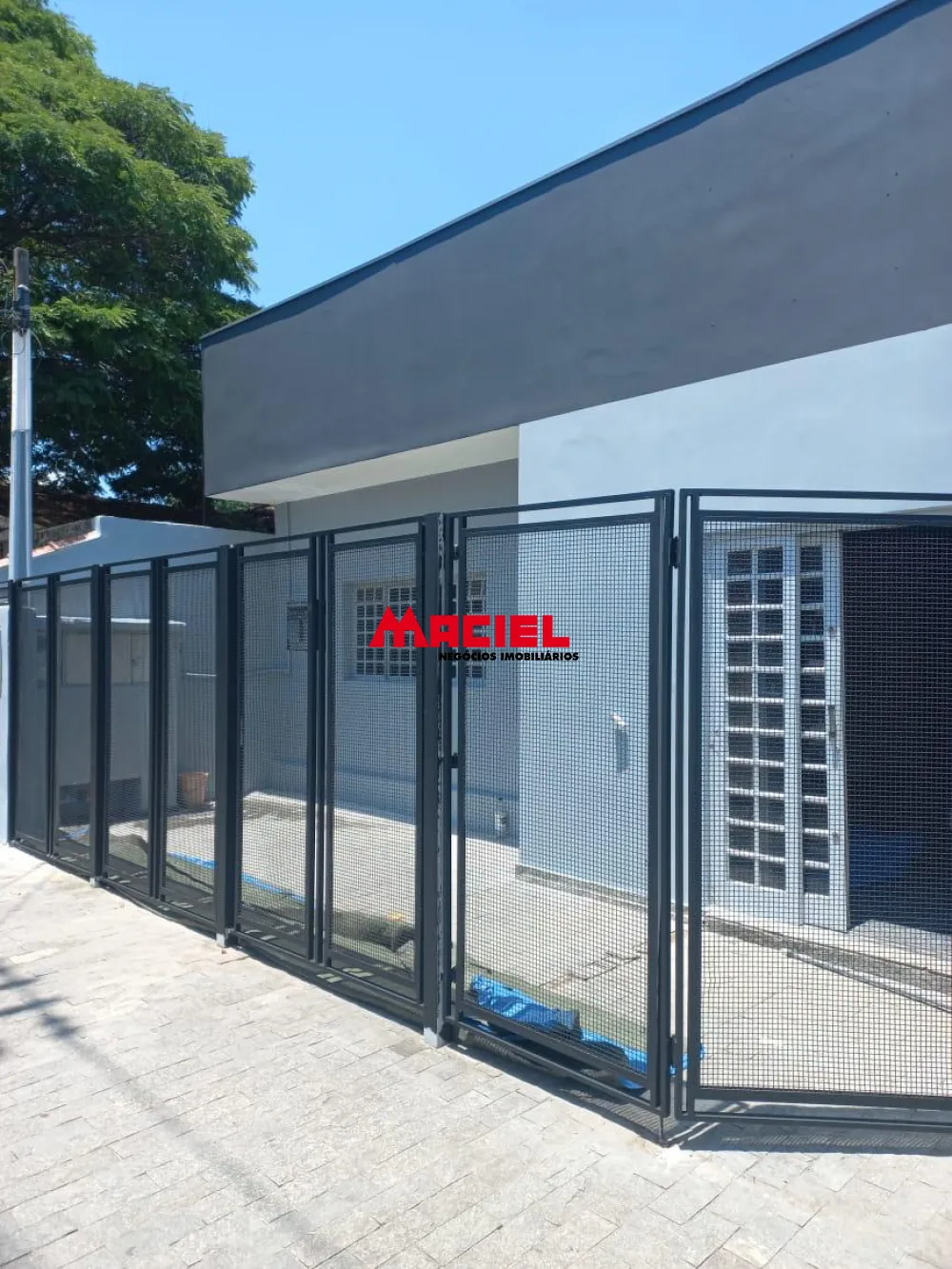 Alugar Comercial / Pr&eacute;dio em Guaratinguet&aacute; R$ 9.000,00 - Foto 2