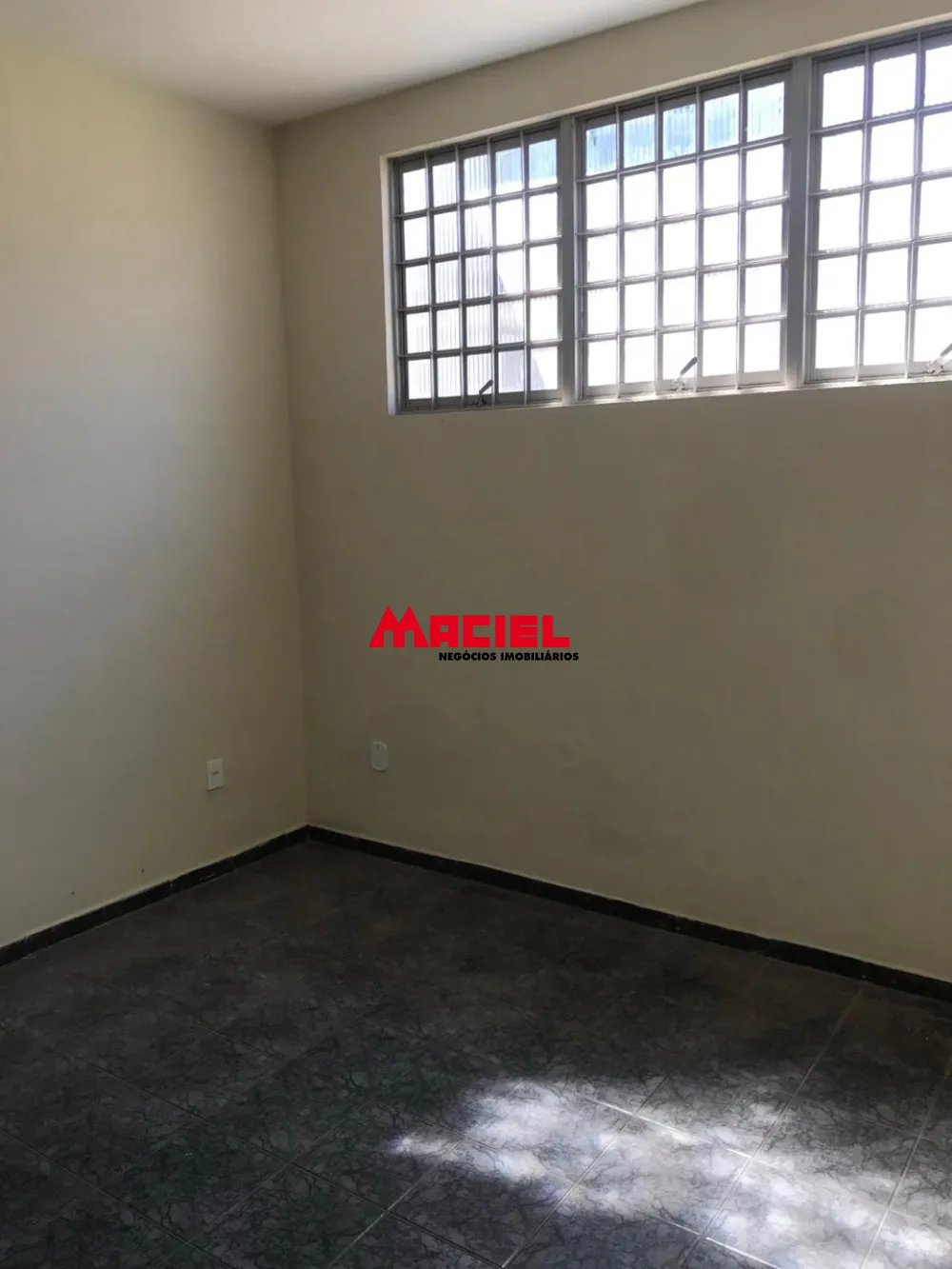Alugar Comercial / Pr&eacute;dio em Guaratinguet&aacute; R$ 9.000,00 - Foto 5