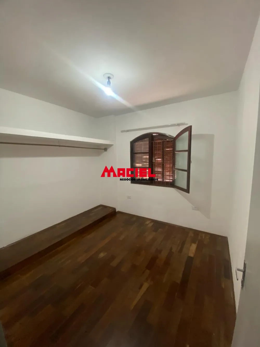 Alugar Casa / Ed&iacute;cula em S&atilde;o Jos&eacute; dos Campos R$ 1.800,00 - Foto 6