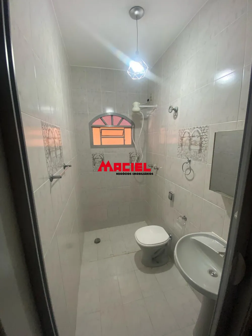Alugar Casa / Ed&iacute;cula em S&atilde;o Jos&eacute; dos Campos R$ 1.800,00 - Foto 9