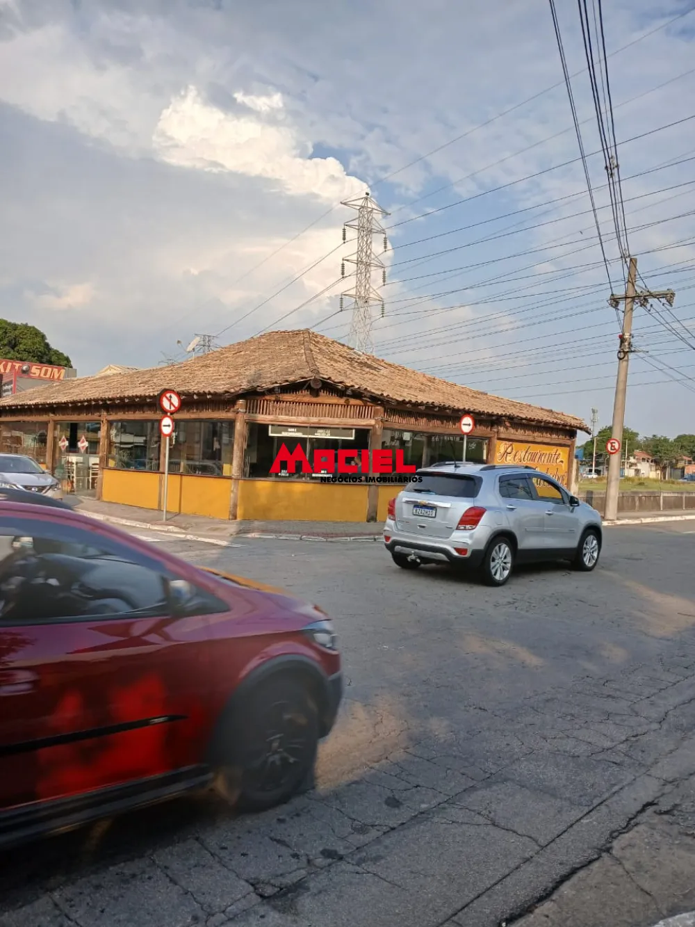 Alugar Comercial / Ponto Comercial em S&atilde;o Jos&eacute; dos Campos R$ 5.000,00 - Foto 1