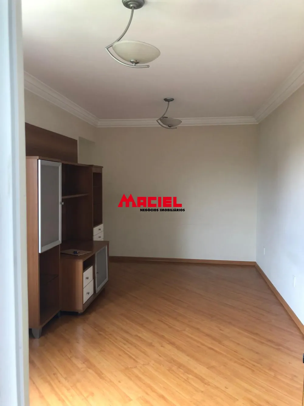 Alugar Apartamento / Padr&atilde;o em S&atilde;o Jos&eacute; dos Campos R$ 2.350,00 - Foto 1