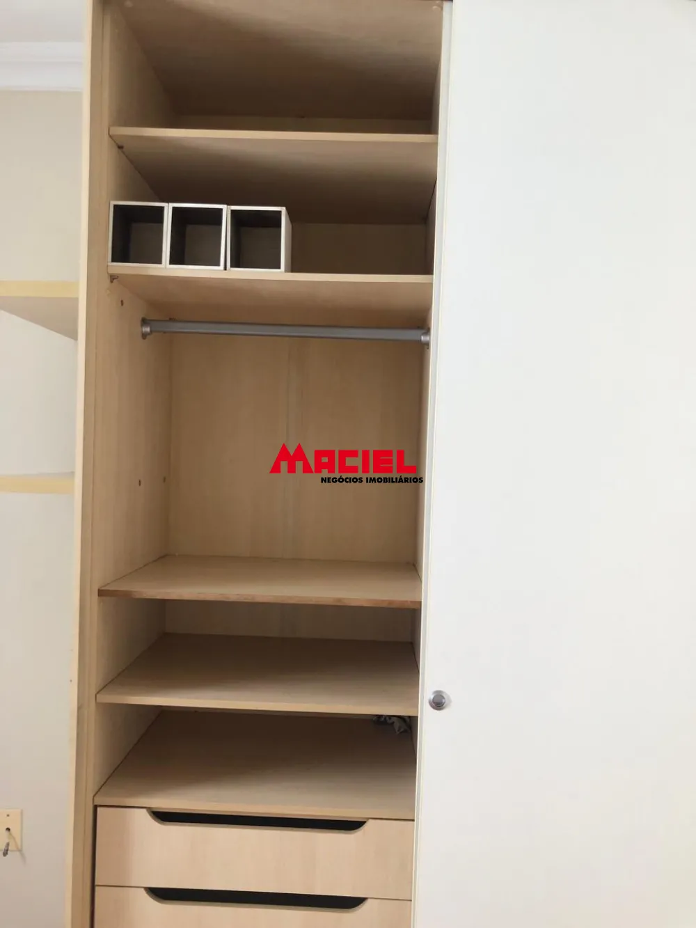 Alugar Apartamento / Padr&atilde;o em S&atilde;o Jos&eacute; dos Campos R$ 2.350,00 - Foto 8