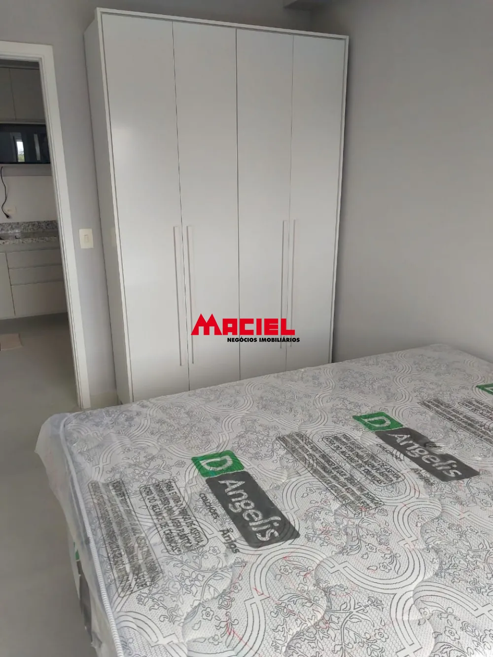 Alugar Apartamento / Padr&atilde;o em S&atilde;o Jos&eacute; dos Campos R$ 2.400,00 - Foto 3