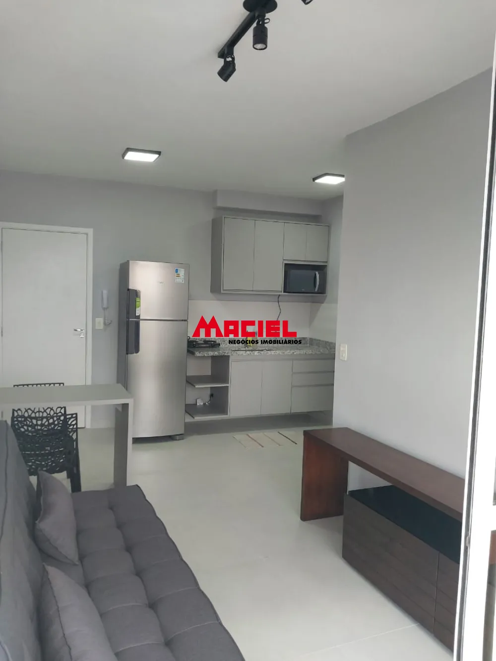 Alugar Apartamento / Padr&atilde;o em S&atilde;o Jos&eacute; dos Campos R$ 2.400,00 - Foto 8