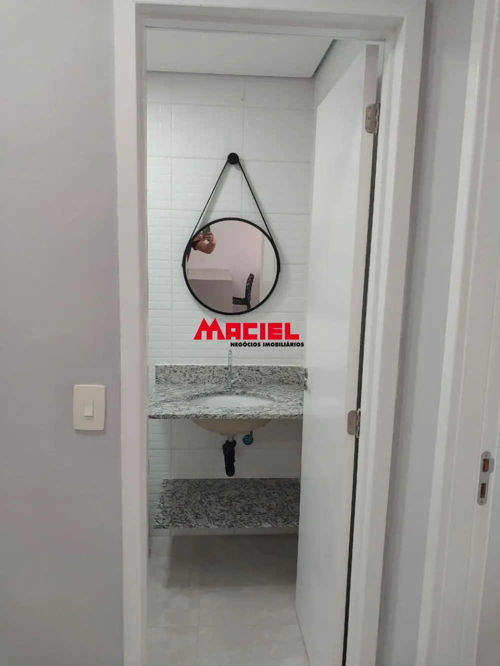 Alugar Apartamento / Padr&atilde;o em S&atilde;o Jos&eacute; dos Campos R$ 2.400,00 - Foto 12