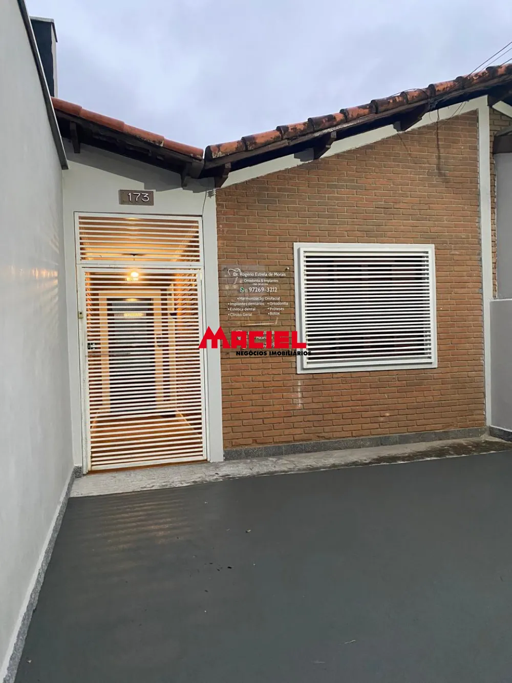 Alugar Comercial / Ponto Comercial em S&atilde;o Jos&eacute; dos Campos R$ 3.200,00 - Foto 1