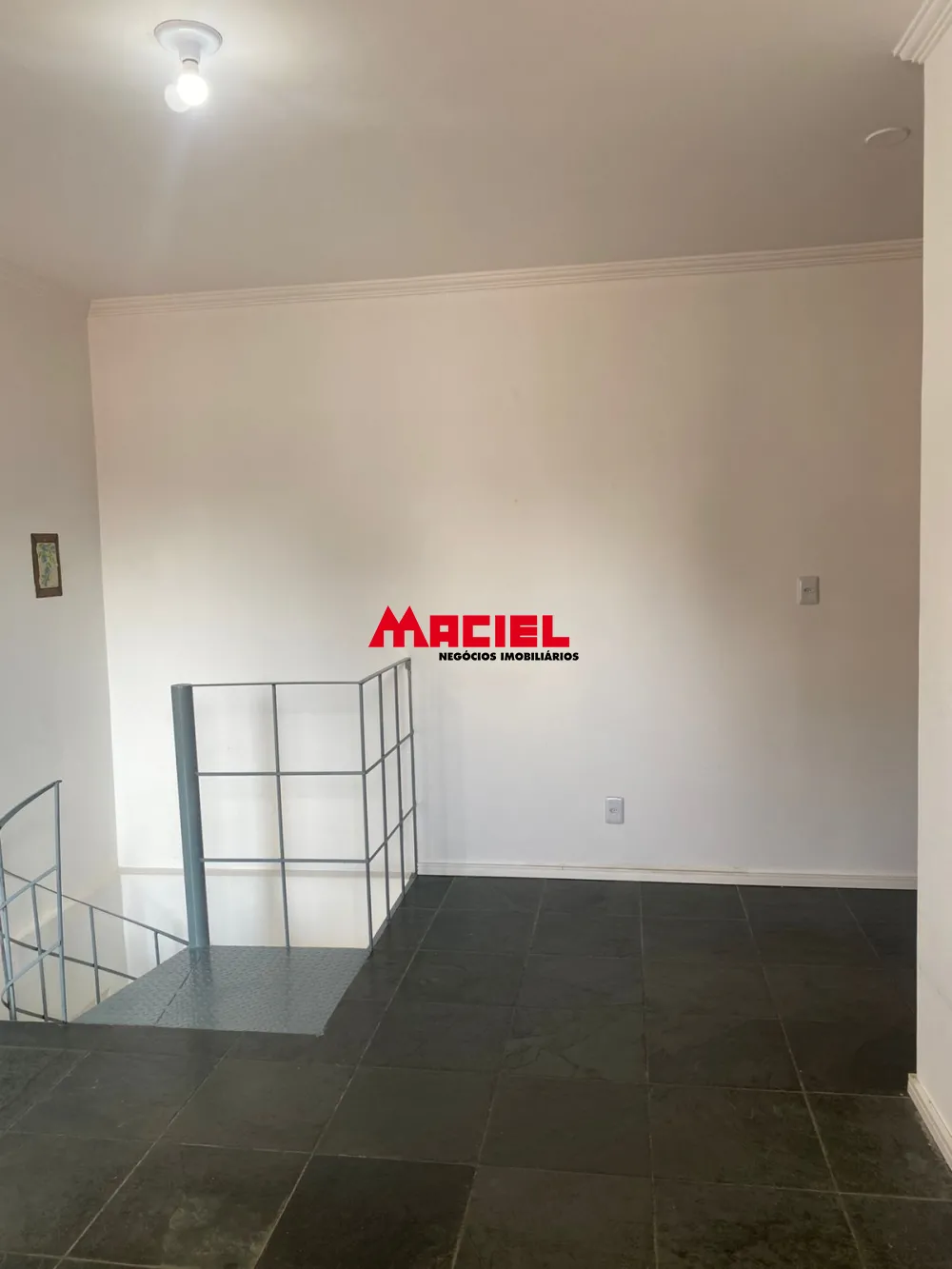 Alugar Comercial / Ponto Comercial em S&atilde;o Jos&eacute; dos Campos R$ 3.200,00 - Foto 2