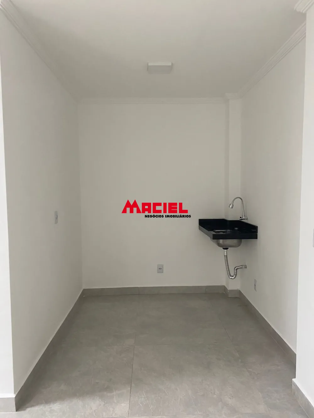 Alugar Comercial / Ponto Comercial em S&atilde;o Jos&eacute; dos Campos R$ 3.200,00 - Foto 13