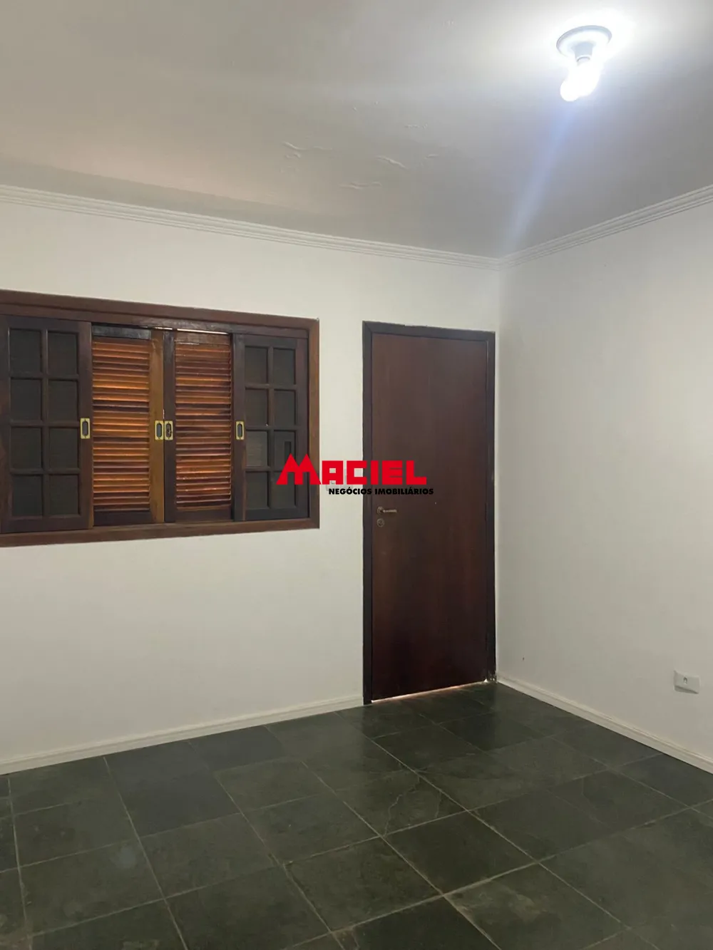 Alugar Comercial / Ponto Comercial em S&atilde;o Jos&eacute; dos Campos R$ 3.200,00 - Foto 14