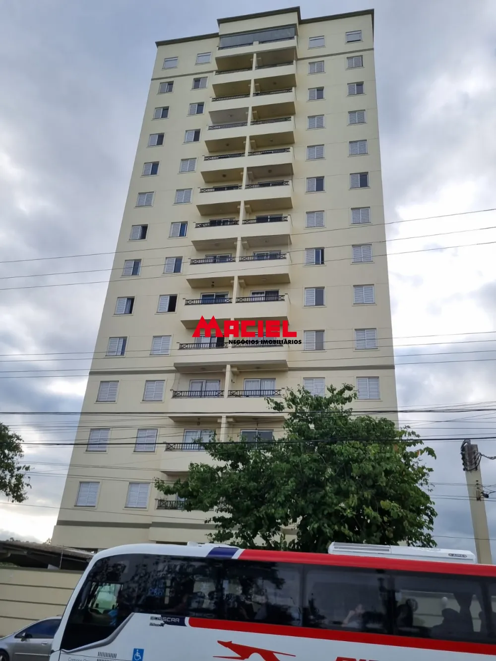 Alugar Apartamento / Padr&atilde;o em S&atilde;o Jos&eacute; dos Campos R$ 2.500,00 - Foto 1