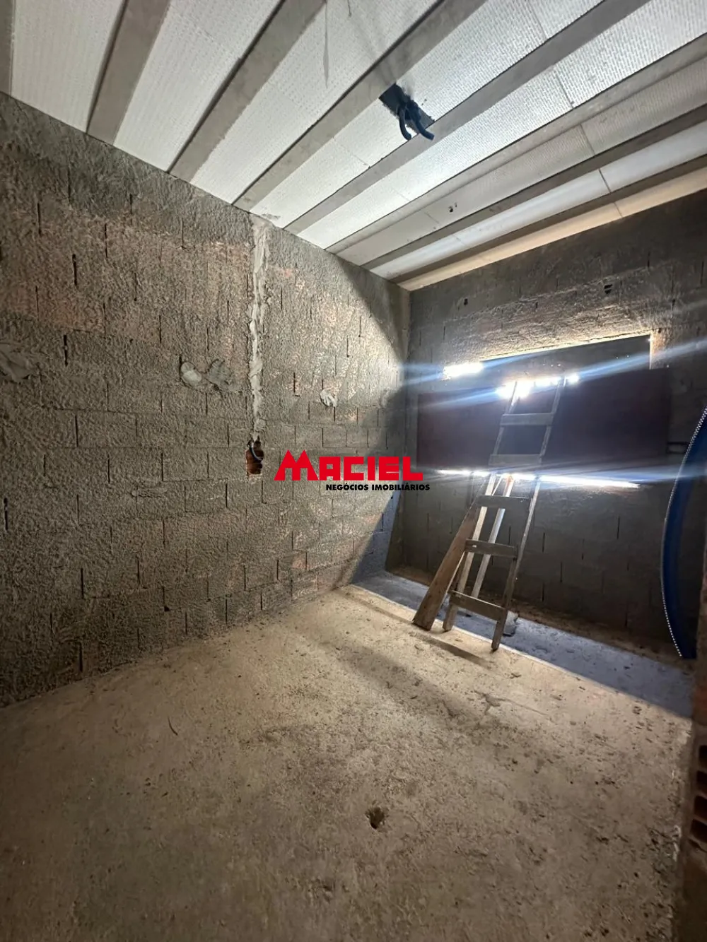 Comprar Casa / Padr&atilde;o em S&atilde;o Jos&eacute; dos Campos R$ 300.000,00 - Foto 1