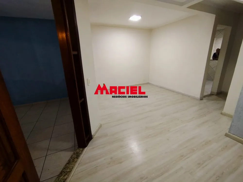 Alugar Casa / Sobrado em S&atilde;o Jos&eacute; dos Campos R$ 1.800,00 - Foto 3