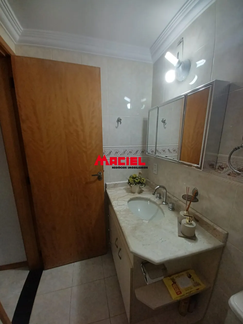 Alugar Apartamento / Padr&atilde;o em S&atilde;o Jos&eacute; dos Campos R$ 3.800,00 - Foto 7