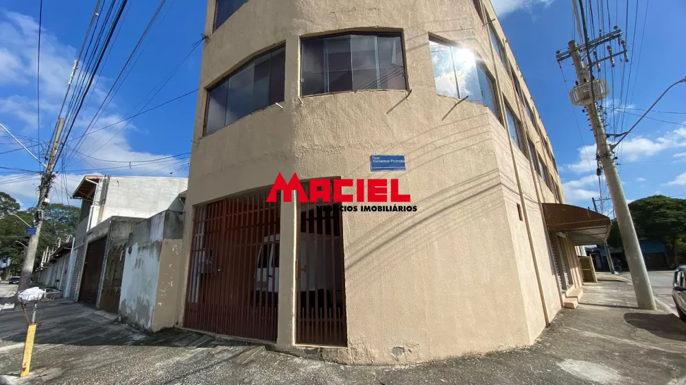 Alugar Casa / Padr&atilde;o em S&atilde;o Jos&eacute; dos Campos R$ 1.300,00 - Foto 1