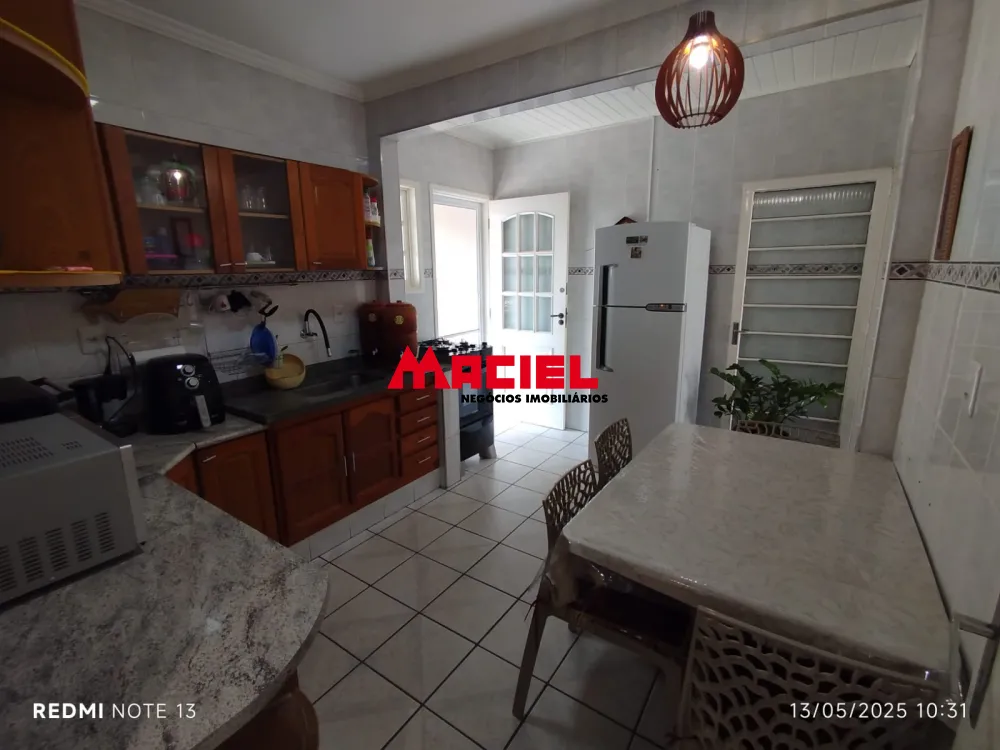 Comprar Casa / Padr&atilde;o em S&atilde;o Jos&eacute; dos Campos R$ 750.000,00 - Foto 8