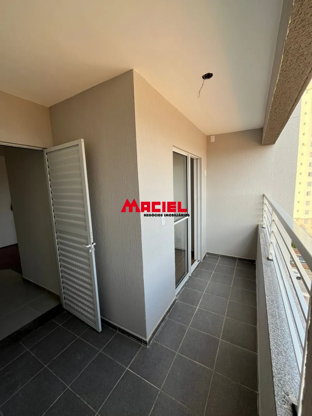 Comprar Apartamento / Padr&atilde;o em S&atilde;o Jos&eacute; dos Campos R$ 380.000,00 - Foto 2
