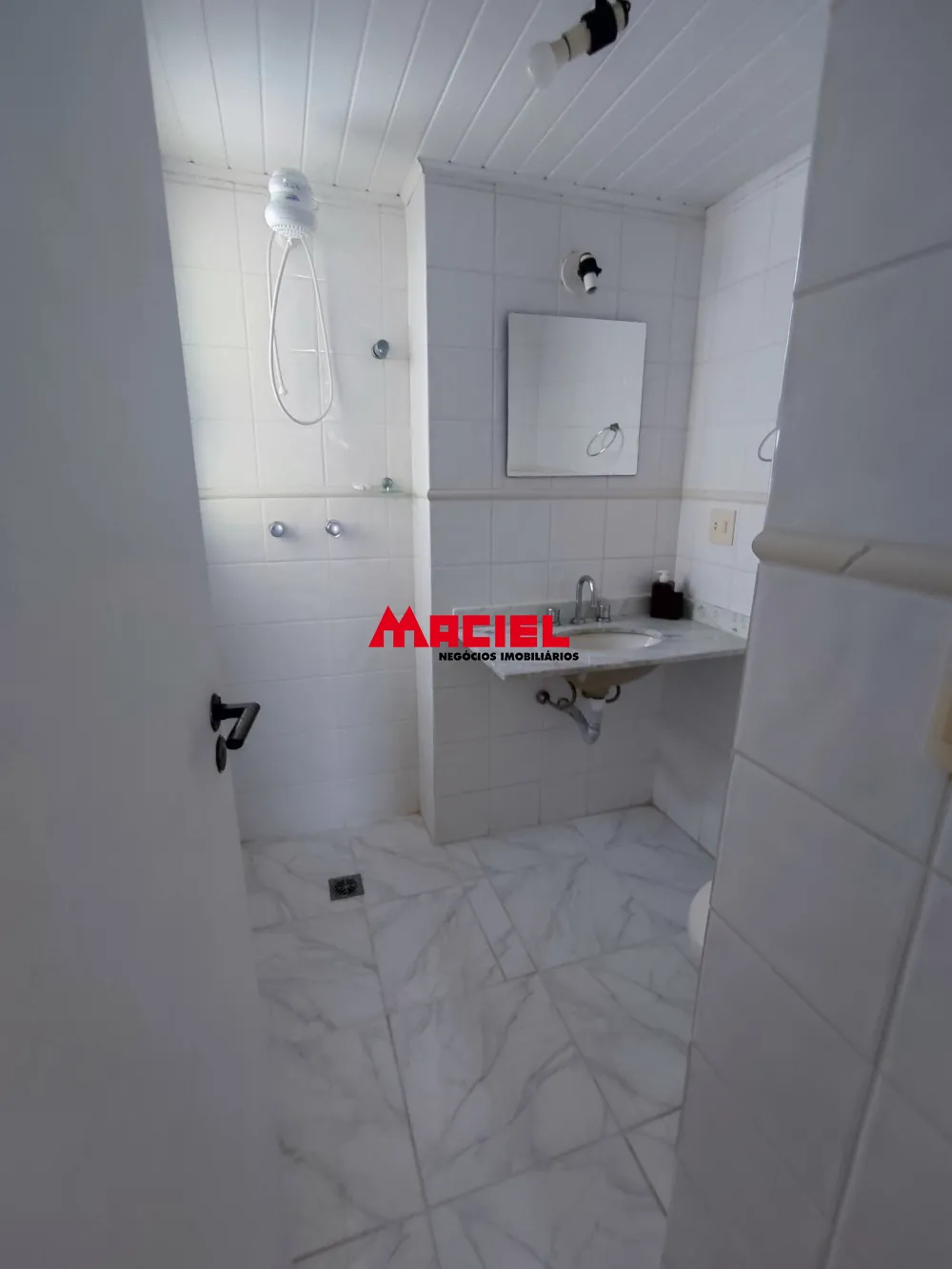 Alugar Apartamento / Padr&atilde;o em S&atilde;o Jos&eacute; dos Campos R$ 2.500,00 - Foto 14