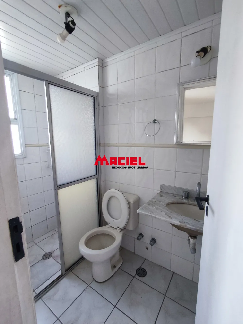 Alugar Apartamento / Padr&atilde;o em S&atilde;o Jos&eacute; dos Campos R$ 2.500,00 - Foto 6